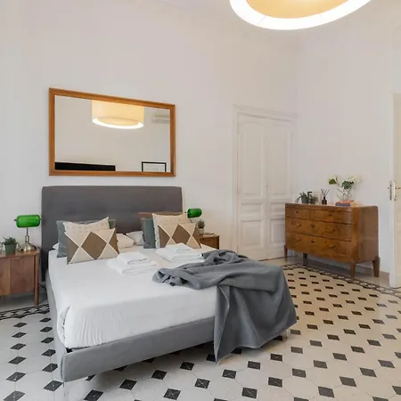 奢华斯帕尼亚公寓